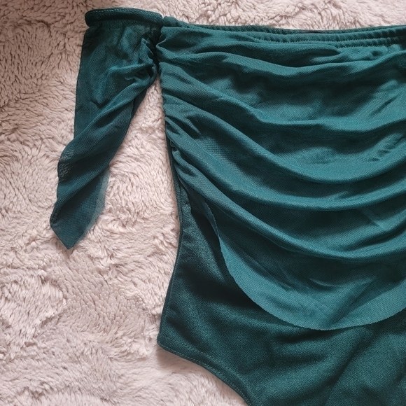 Pretty Little Thing Green Mesh Ruched Bardot Bodysuit Size 2 - Picture 5 of 14